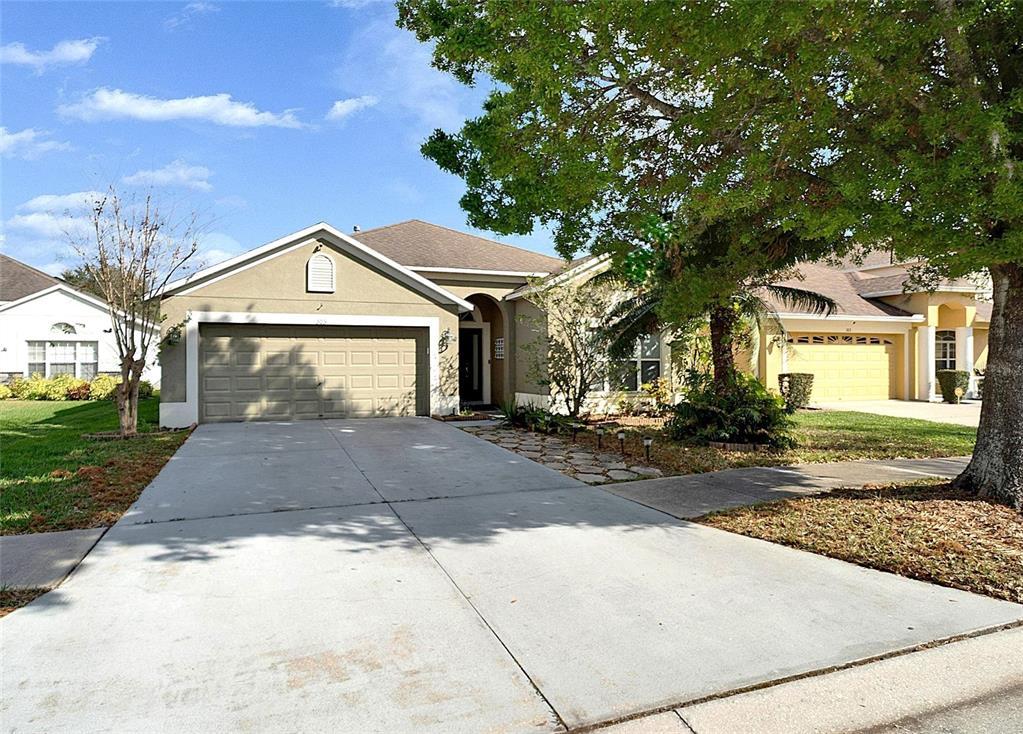 Picture of 305 Taxter Run Lane, Valrico, FL 33594