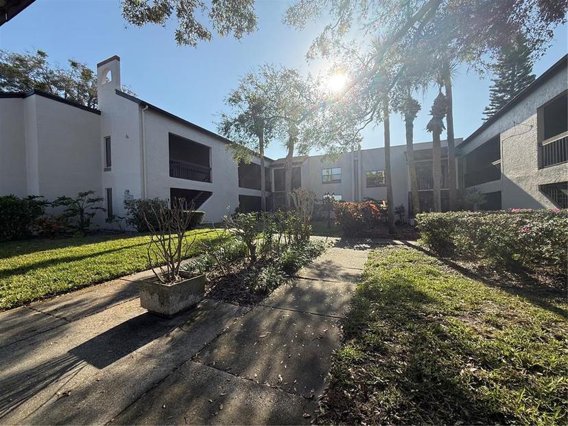 Picture of 2971 Estancia Boulevard Unit 310, Clearwater FL 33761