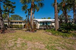 Picture of 231 Hourglass Way Unit V5, Sarasota, FL 34242