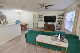 Picture of 974 Leeward Place Unit 205, Altamonte Springs, FL 32714