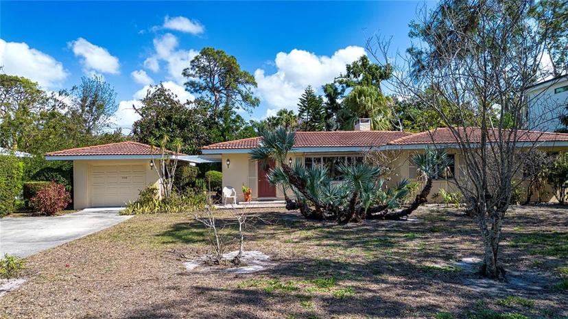 Picture of 1555 Flower Drive, Sarasota FL 34239