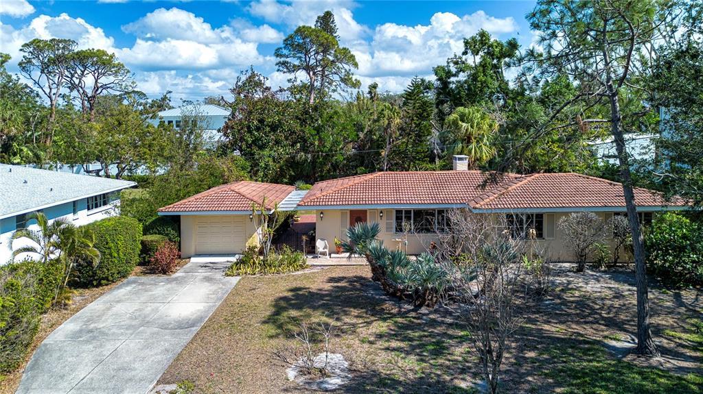 Picture of 1555 Flower Drive, Sarasota, FL 34239