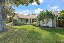 Picture of 1740 Shady Leaf Drive, Valrico, FL 33596