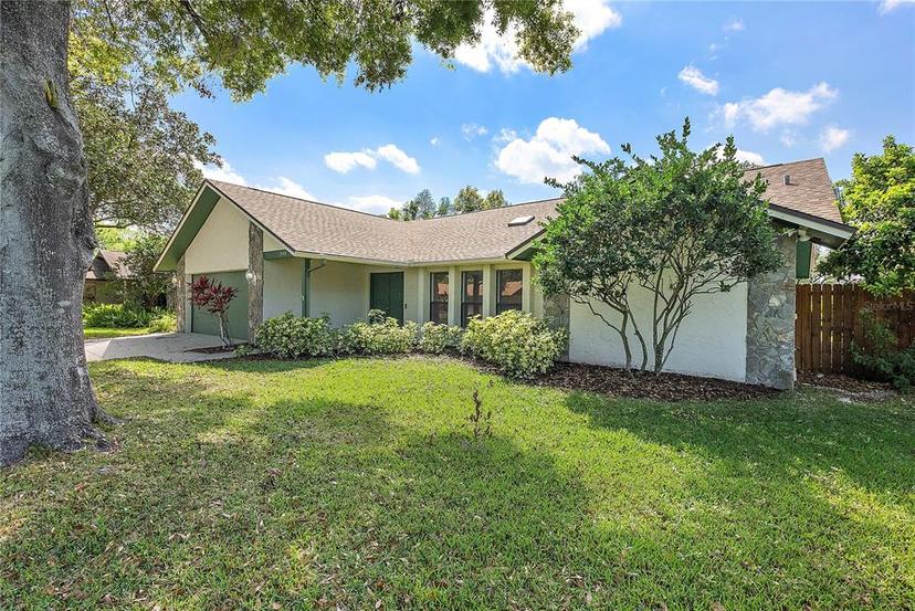 Picture of 1740 Shady Leaf Drive, Valrico FL 33596