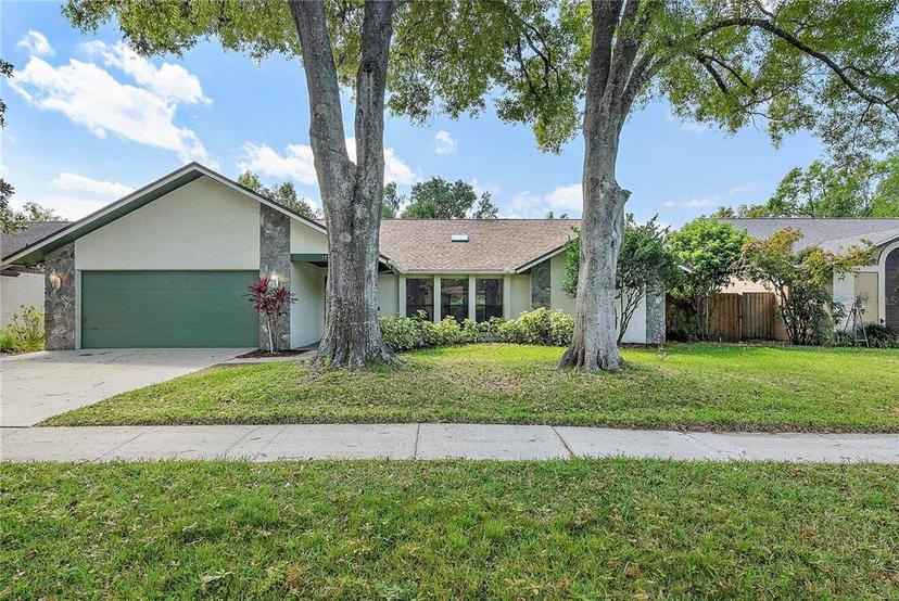 Picture of 1740 Shady Leaf Drive, Valrico FL 33596
