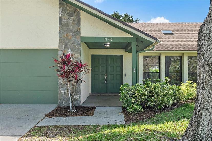 Picture of 1740 Shady Leaf Drive, Valrico FL 33596