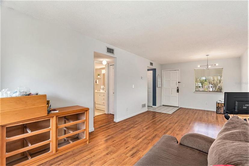 Picture of 6328 Newtown Circle Unit 28B3, Tampa FL 33615