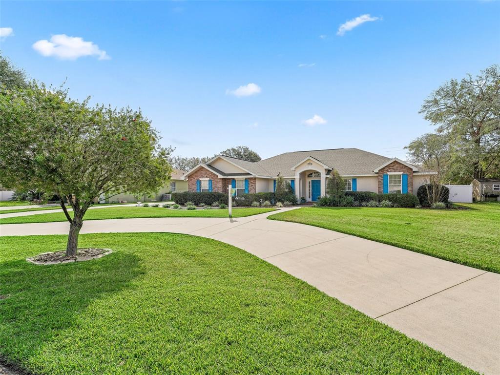 Picture of 10230 Barrington Court, Leesburg, FL 34788