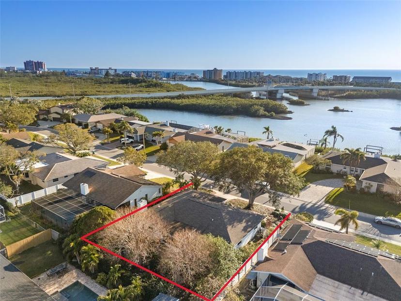 Picture of 8083 Bayhaven Drive, Seminole FL 33776