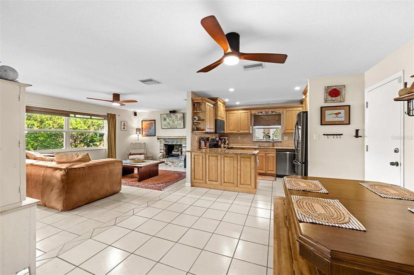 Picture of 8083 Bayhaven Drive, Seminole FL 33776