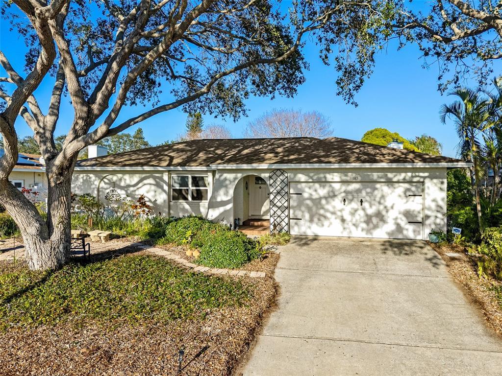 Picture of 8083 Bayhaven Drive, Seminole, FL 33776