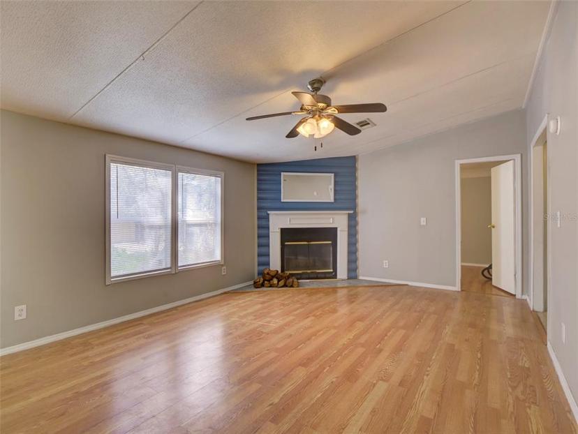 Picture of 5920 Spurling Drive, Coleman FL 33521