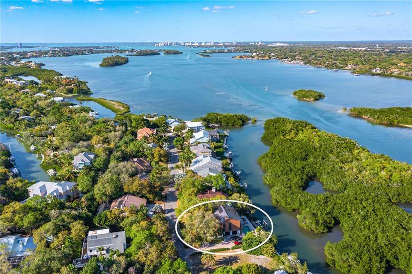 Picture of 5236 Siesta Cove Drive, Sarasota FL 34242