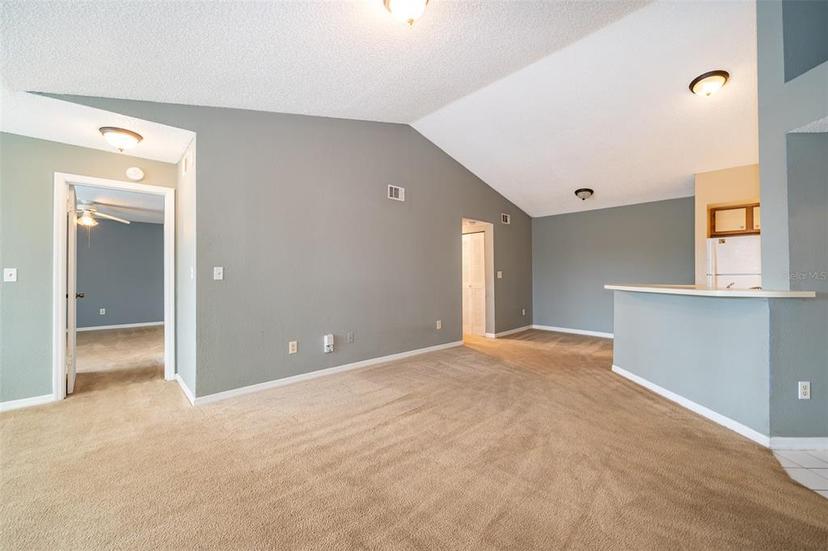 Picture of 4536 Commander Drive Unit 1537, Orlando FL 32822