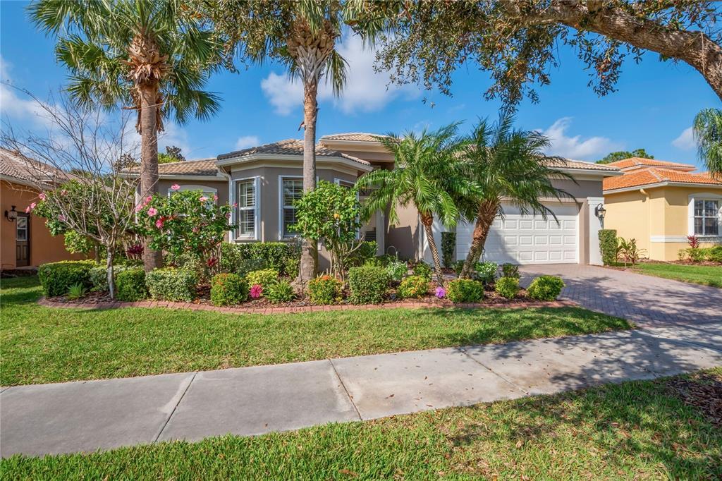 Picture of 4946 Sapphire Sound Drive, Wimauma, FL 33598