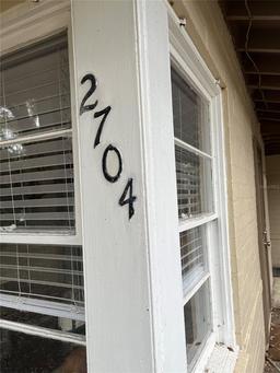 Picture of 2704 NW 1St Avenue, Gainesville, FL 32607