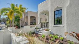 Picture of 422 Burns Court, Sarasota, FL 34236