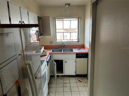 Picture of 621 W Indiana Avenue Unit 10, Deland, FL 32720