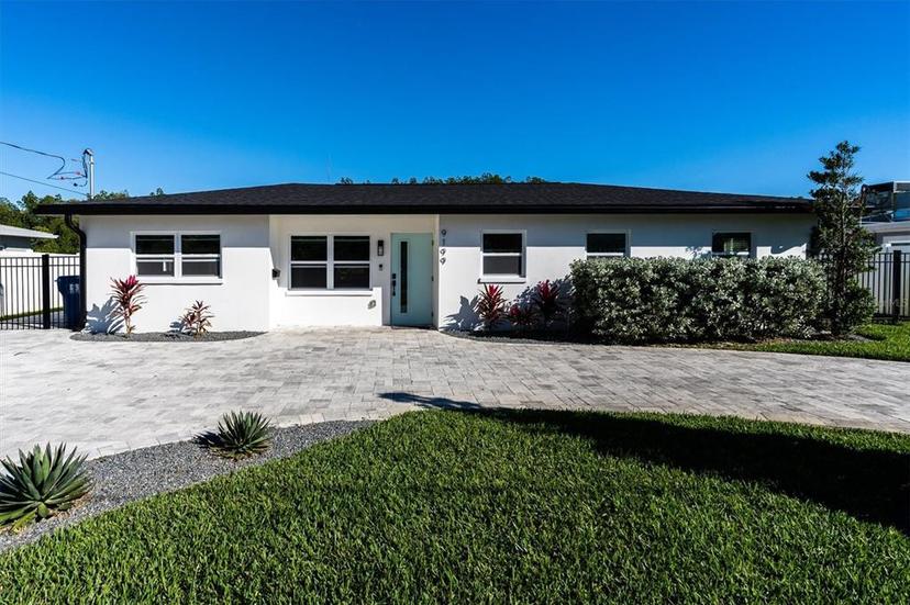 Picture of 9199 Sun Isle Drive Ne, St Petersburg FL 33702