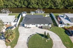 Picture of 9199 Sun Isle Drive Ne, St Petersburg, FL 33702