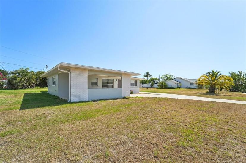 Picture of 556 Lowell Avenue Nw, Port Charlotte FL 33952