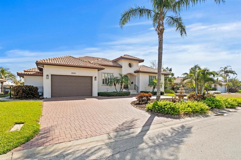 Picture of 2028 Illinois Avenue Ne, St Petersburg FL 33703