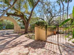 Picture of 5020 S Shore Crest Circle, Tampa, FL 33609