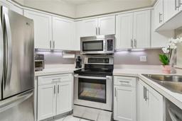Picture of 6916 Stonesthrow Circle N Unit 9103, St Petersburg, FL 33710