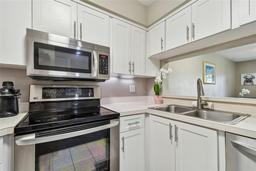 Picture of 6916 Stonesthrow Circle N Unit 9103, St Petersburg, FL 33710