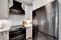 Picture of 5000 Culbreath Key Way Unit 9-102, Tampa, FL 33611