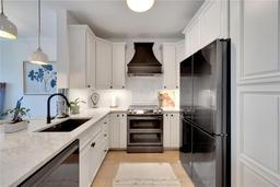 Picture of 5000 Culbreath Key Way Unit 9-102, Tampa, FL 33611