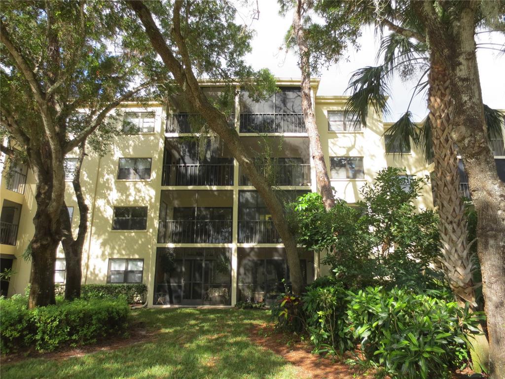 Picture of 425 30Th Avenue W Unit C210, Bradenton, FL 34205