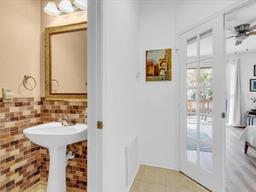 Picture of 3106 Bayshore Oaks Drive, Tampa, FL 33611