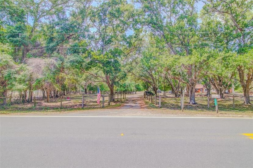 Picture of 15345 Rockridge Road, Polk City FL 33868