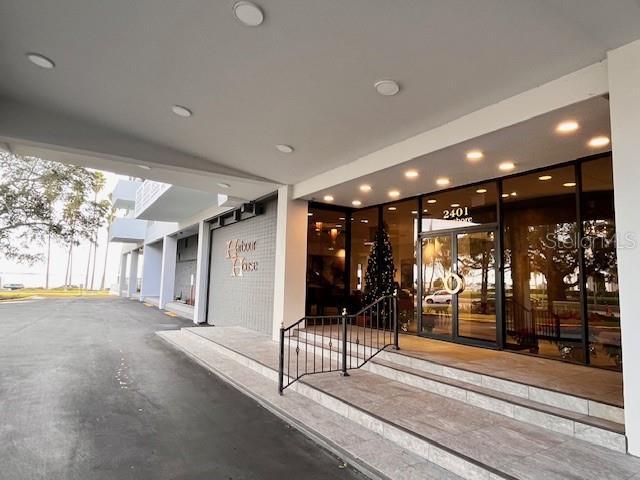 Picture of 2401 Bayshore Boulevard Unit 101, Tampa FL 33629