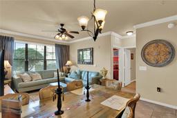 Picture of 907 Charo Parkway Unit 915, Davenport, FL 33897