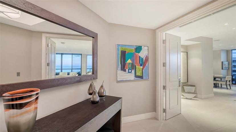 Picture of 1241 Gulf Of Mexico Drive Unit 1005, Longboat Key FL 34228
