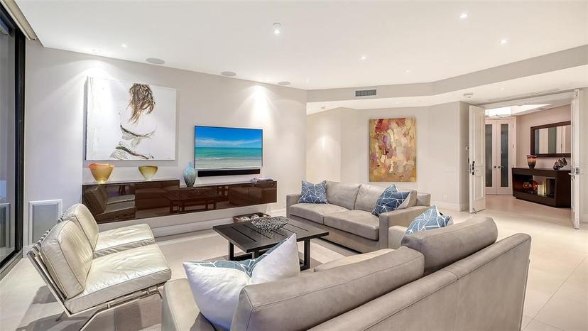 Picture of 1241 Gulf Of Mexico Drive Unit 1005, Longboat Key FL 34228