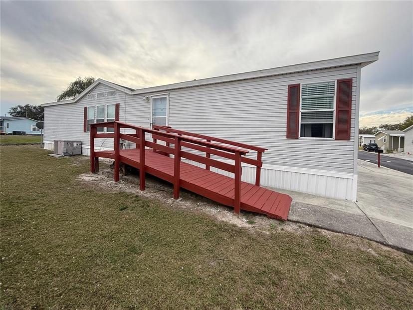 Picture of 222 N Saint George Circle, Apollo Beach FL 33572
