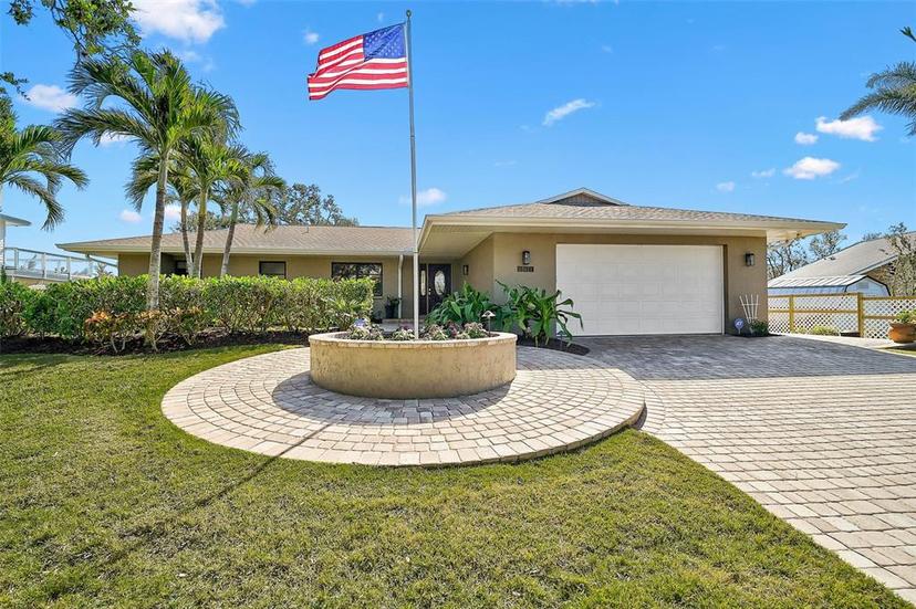 Picture of 641 Bayshore Road, Nokomis FL 34275
