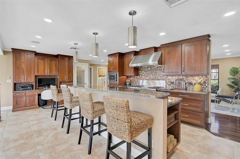 Picture of 641 Bayshore Road, Nokomis FL 34275