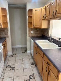 Picture of 2941 Bough Avenue Unit D, Clearwater, FL 33760