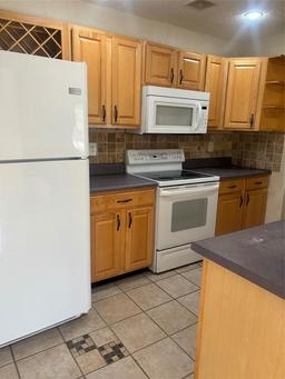 Picture of 2941 Bough Avenue Unit D, Clearwater, FL 33760