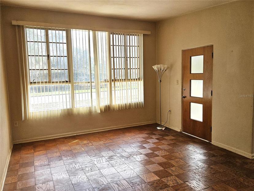 Picture of 420 W Crystal Drive, Sanford FL 32773