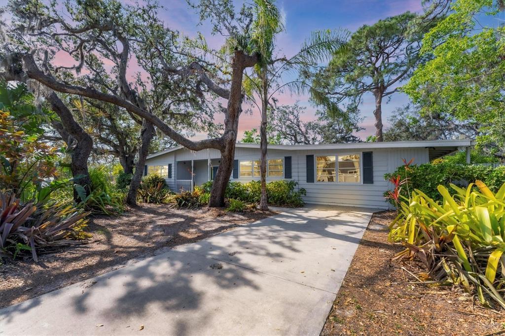 Picture of 4062 S Shade Avenue, Sarasota, FL 34231