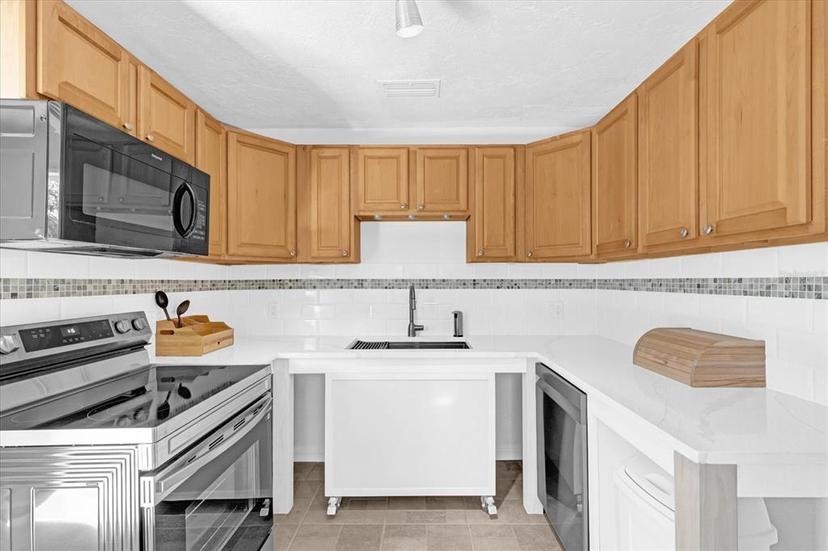 Picture of 2851 16Th Avenue N, St Petersburg FL 33713
