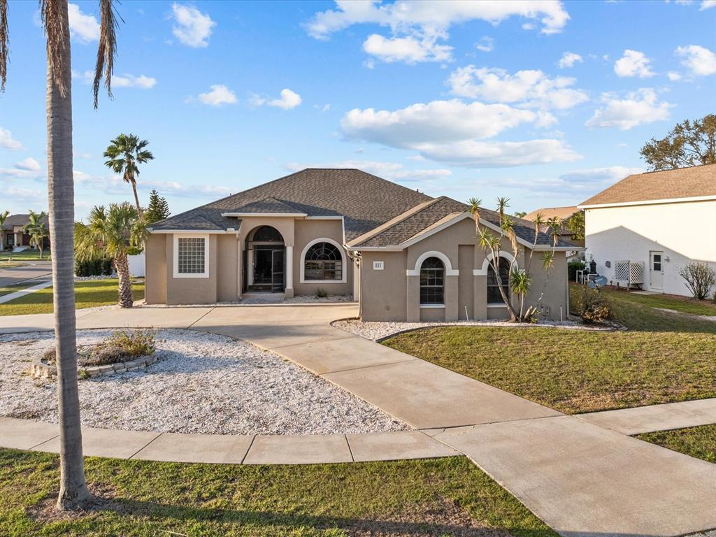 Picture of 821 Greenview Dr, Apollo Beach, FL 33572