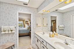 Picture of 534 Warwick Lane, Venice, FL 34293