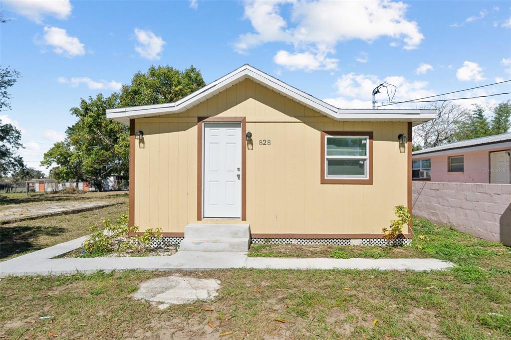 Picture of 828 Booker Avenue, Sebring, FL 33870