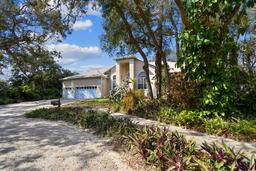 Picture of 1001 Bayvista Drive, Tarpon Springs, FL 34689